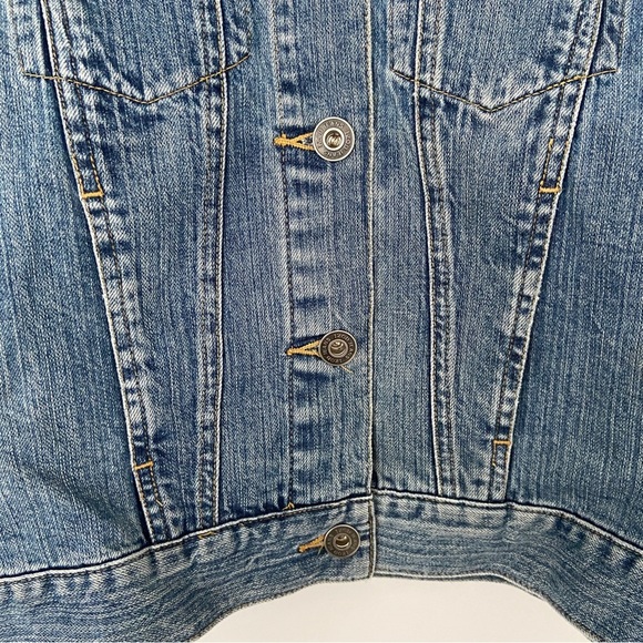 IZOD BLUE LIGHT WASH STRETCH DENIM JACKET, PETITE SMALL - Picture 9 of 14